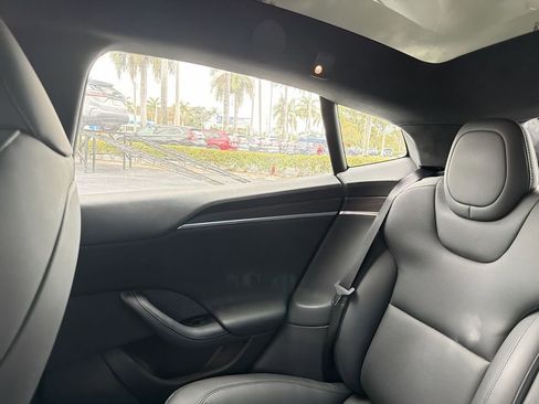 Used 2022 Tesla Model S image 13