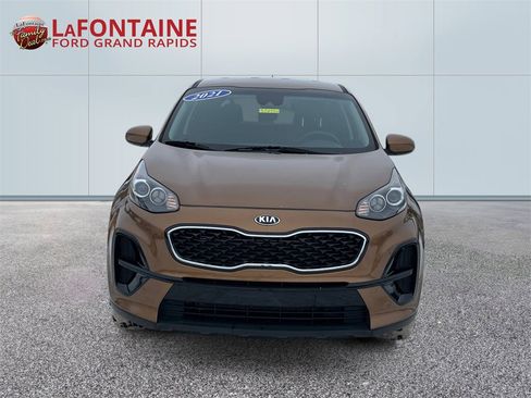 Used 2021 Kia Sportage LX image 2