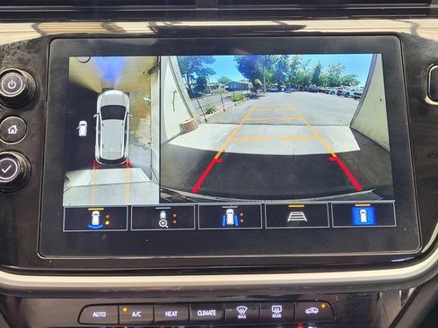 Used 2023 Chevrolet Bolt EUV Premier w/ Sun & Sound Package FWD image 13