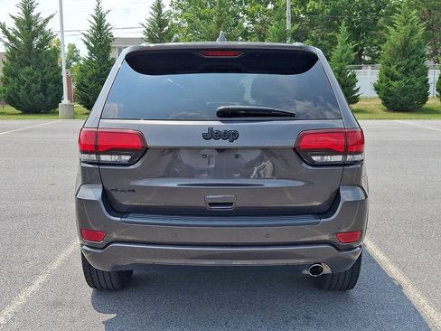 Used 2021 Jeep Grand Cherokee Laredo X AWD/4WD image 5