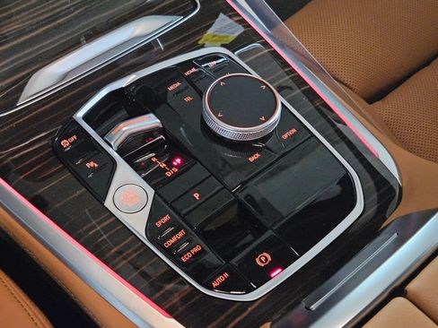 Certified 2026 BMW X5 sDrive40i w/ Parking Assistance Package RWD image 11