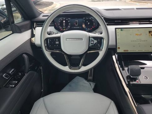 Used 2025 Land Rover Range Rover Sport Dynamic SE AWD/4WD image 17