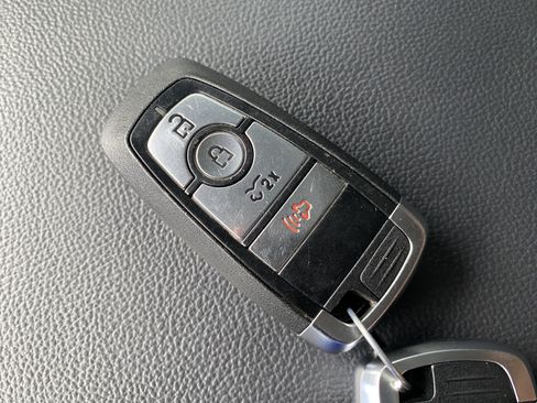 Used 2025 Ford F150 Lightning Flash AWD/4WD image 37