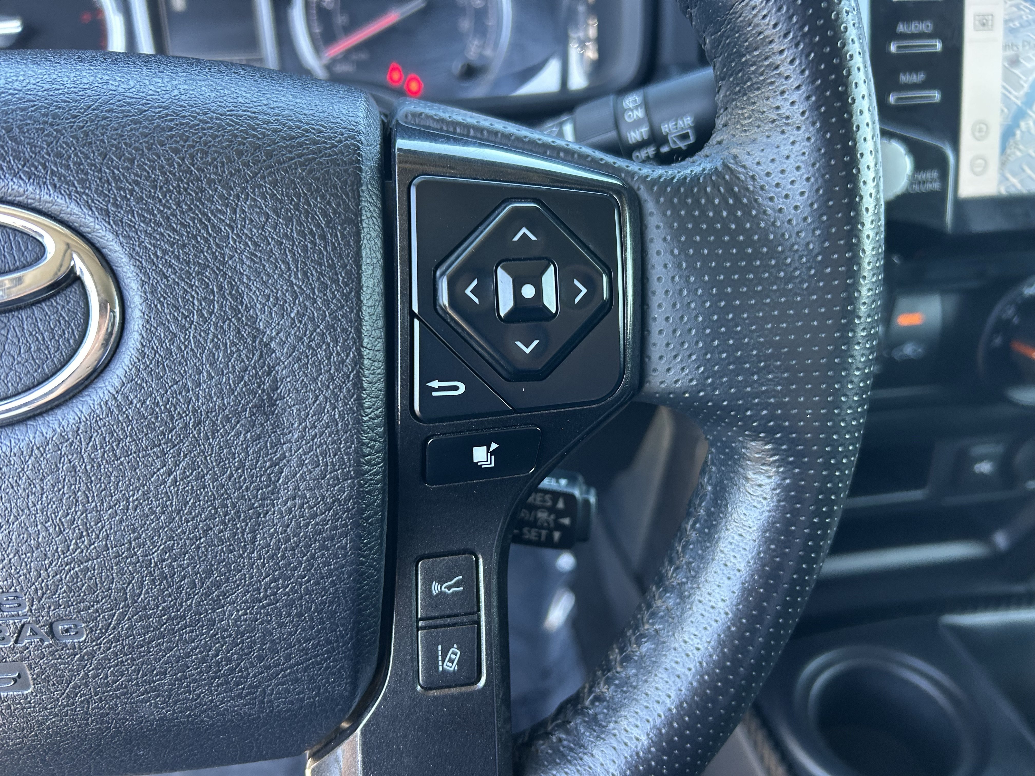Certified 2023 Toyota 4Runner TRD Off-Road Premium w/ Off Road Premium Plus Package AWD/4WD image 30
