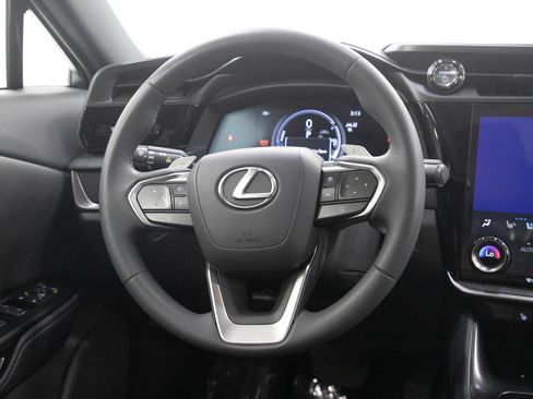 Used 2024 Lexus RZ 450e Premium w/ Technology Package AWD/4WD image 17