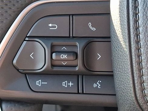 Used 2025 Toyota Tacoma TRD Sport AWD/4WD image 21