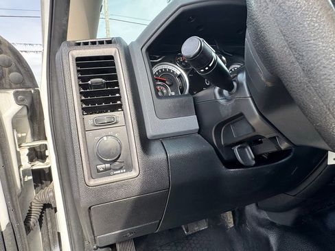 Used 2017 RAM 1500 4x4 Crew Cab w/ Chrome Appearance Group image 25