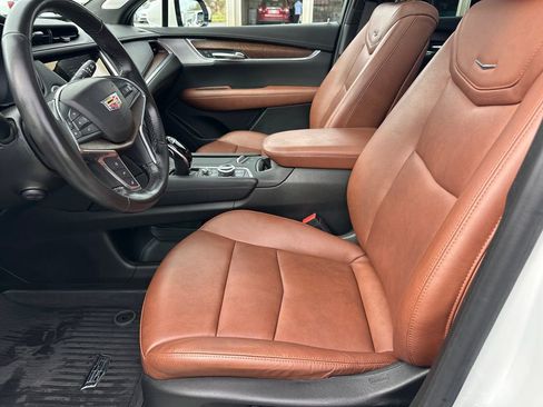 Used 2021 Cadillac XT5 Premium Luxury w/ LPO, Floor Liner Package image 9