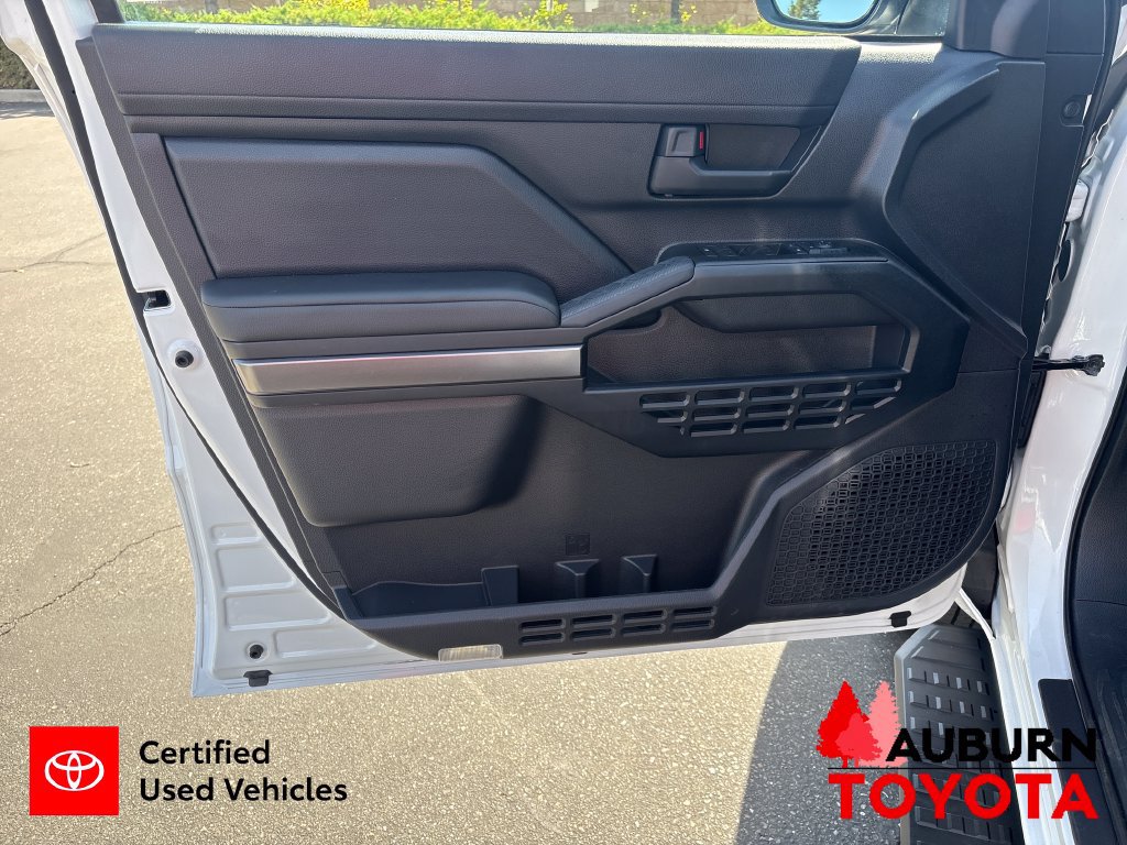 Certified 2025 Toyota 4Runner SR5 AWD/4WD image 10