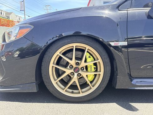 Used 2019 Subaru WRX STI AWD/4WD image 9
