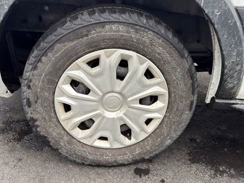 Used 2023 Ford Transit 350 XLT image 8