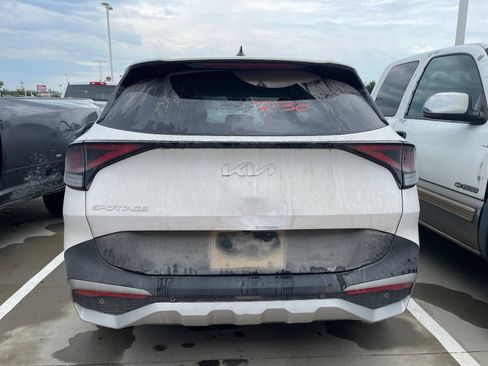 Used 2024 Kia Sportage EX FWD image 5