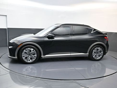 Used 2024 Genesis GV60 RWD image 6