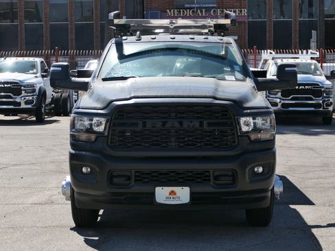 New 2024 RAM 3500 Tradesman image 9