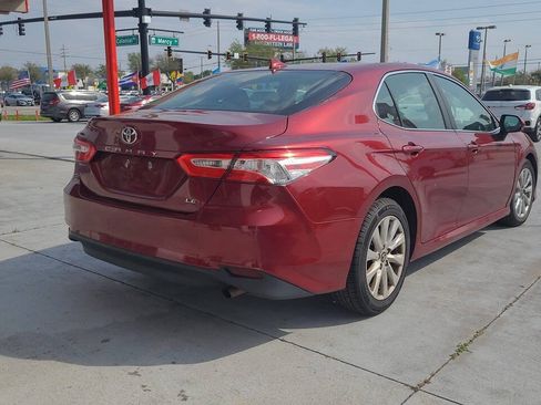 Used 2020 Toyota Camry LE FWD image 4