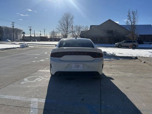 Used 2018 Dodge Charger SRT w/ Technology Group image 7