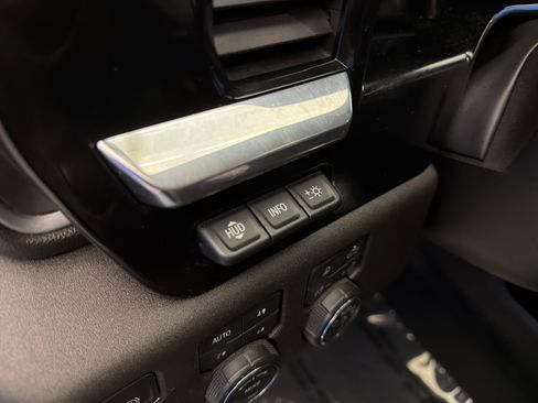 Used 2023 Chevrolet Silverado 1500 High Country w/ Technology Package image 17