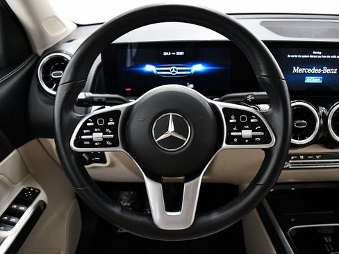Certified 2022 Mercedes-Benz GLB 250 4MATIC image 9