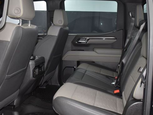 Used 2025 Chevrolet Silverado 1500 ZR2 w/ Technology Package image 9