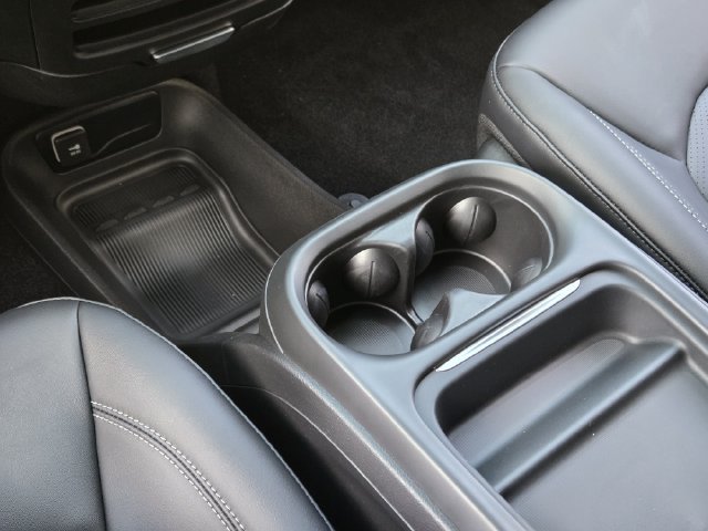 New 2027 Chrysler Pacifica Select FWD image 15