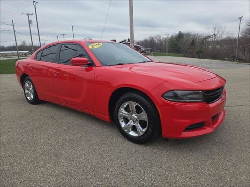 Certified 2019 Dodge Charger SXT image 3