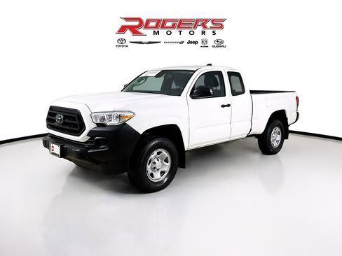 Certified 2022 Toyota Tacoma SR image 3
