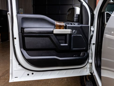 Used 2018 Ford F150 Lariat image 36