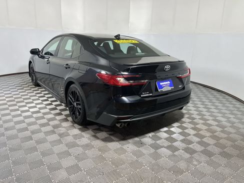 Used 2025 Toyota Camry SE FWD image 6