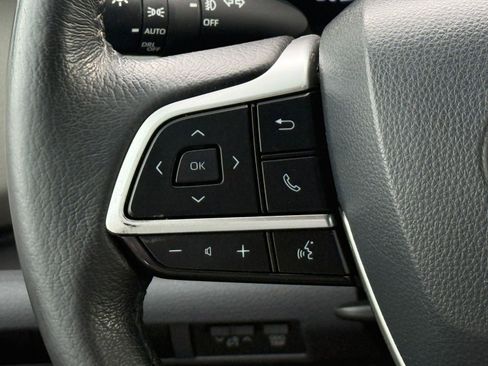 Used 2021 Toyota Sienna XLE image 14