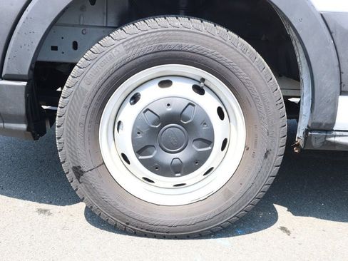 Used 2025 Ford Transit 250 148 Medium Roof RWD image 9
