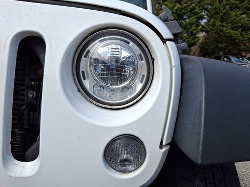 Used 2017 Jeep Wrangler Unlimited Sport w/ Quick Order Package 24S image 9