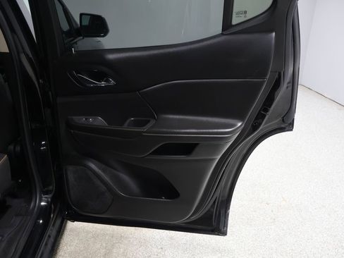 Used 2019 GMC Acadia SLE w/ Driver Alert Package I image 21