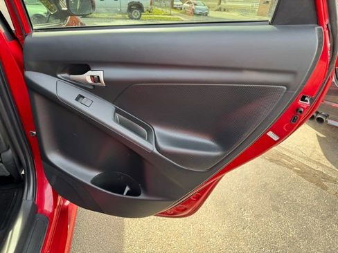 Used 2009 Pontiac Vibe GT image 28