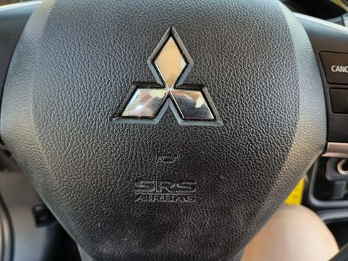 Used 2018 Mitsubishi Outlander ES image 26