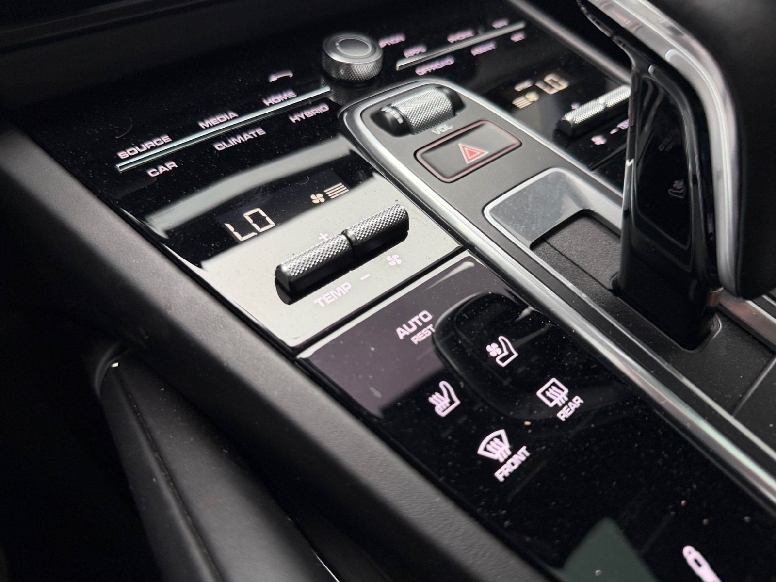 Certified 2020 Porsche Cayenne Turbo S AWD/4WD image 19