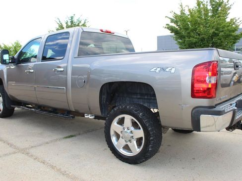 Used 2013 Chevrolet Silverado 2500 LT w/ Custom Sport Truck Package AWD/4WD image 5