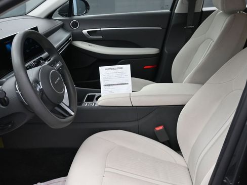 Used 2025 Hyundai Sonata SEL FWD image 16