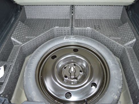 Used 2018 Ford Edge Titanium image 8