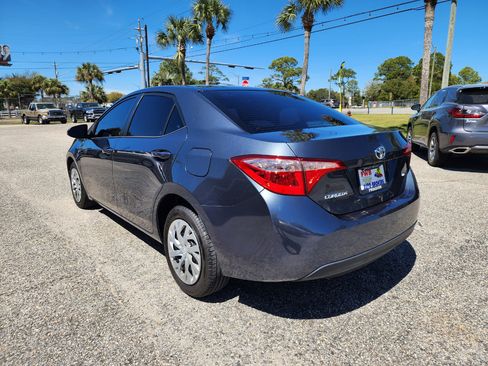 Used 2018 Toyota Corolla LE image 3