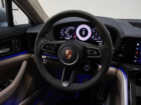 Certified 2026 Porsche Panamera GTS AWD/4WD image 44