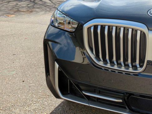 Used 2026 BMW X5 xDrive50e w/ Executive Package image 11