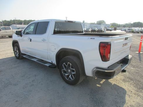 New 2026 GMC Sierra 1500 SLT w/ SLT Premium Package AWD/4WD image 10