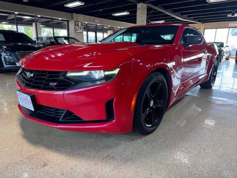 Used 2020 Chevrolet Camaro LT RWD image 3
