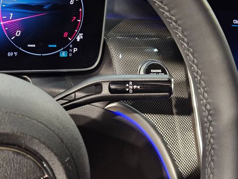 Used 2025 Mercedes-Benz GLC 300 4MATIC image 34