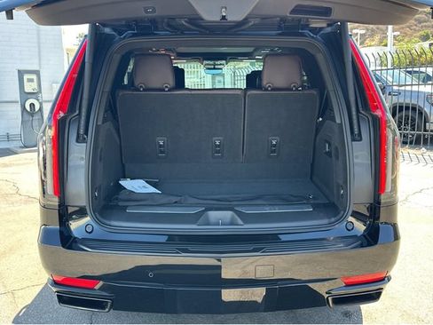 Certified 2021 Cadillac Escalade Sport Platinum w/ LPO, ONYX Package RWD image 31