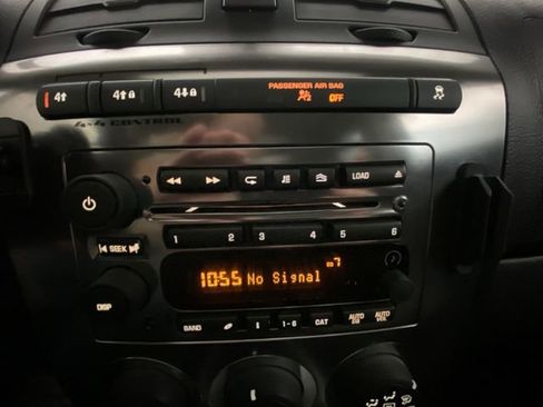 Used 2010 HUMMER H3T Luxury w/ Appearance Package image 16