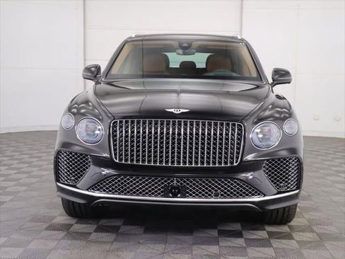 New 2025 Bentley Bentayga image 2