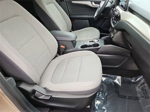 Used 2021 Ford Escape SE image 21