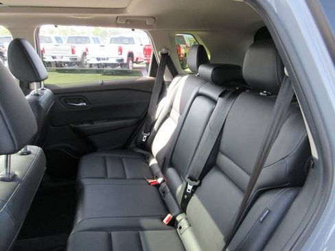 Used 2023 Nissan Rogue SV w/ SV Premium B Package AWD/4WD image 19