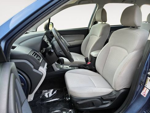 Used 2017 Subaru Forester 2.5i AWD/4WD image 14